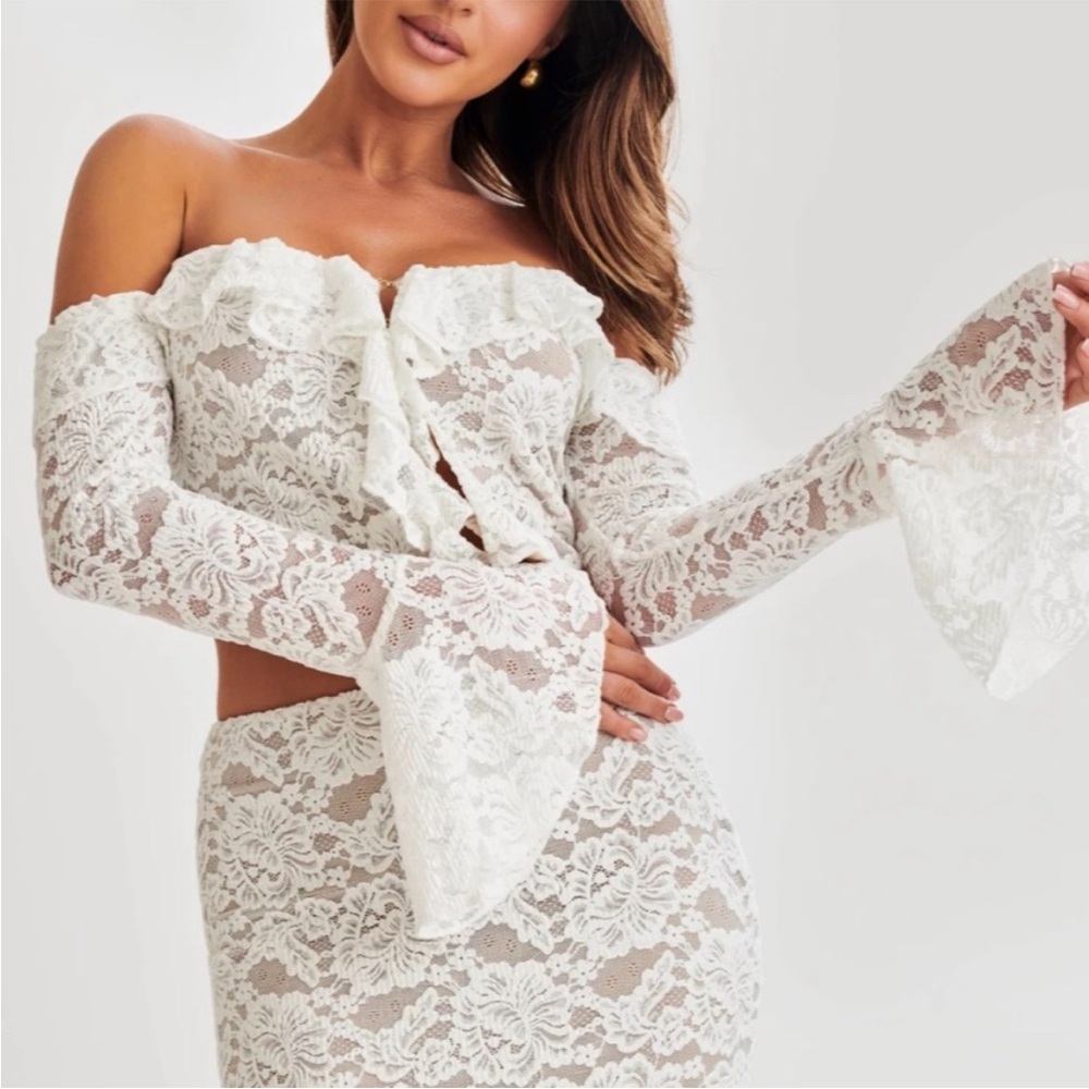Meshki Lace two piece set
Size small